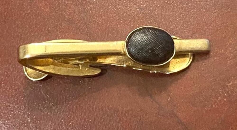 VTG Men's 1 3/8" Gold Tone Hickok Tie Bar